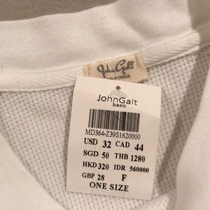 Brandy Melville Tops - NWT BRANDY MELVILLE SWEATSHIRT Brandy Melville Tops - NWT BRANDY MELVILLE SWEATSHIRT